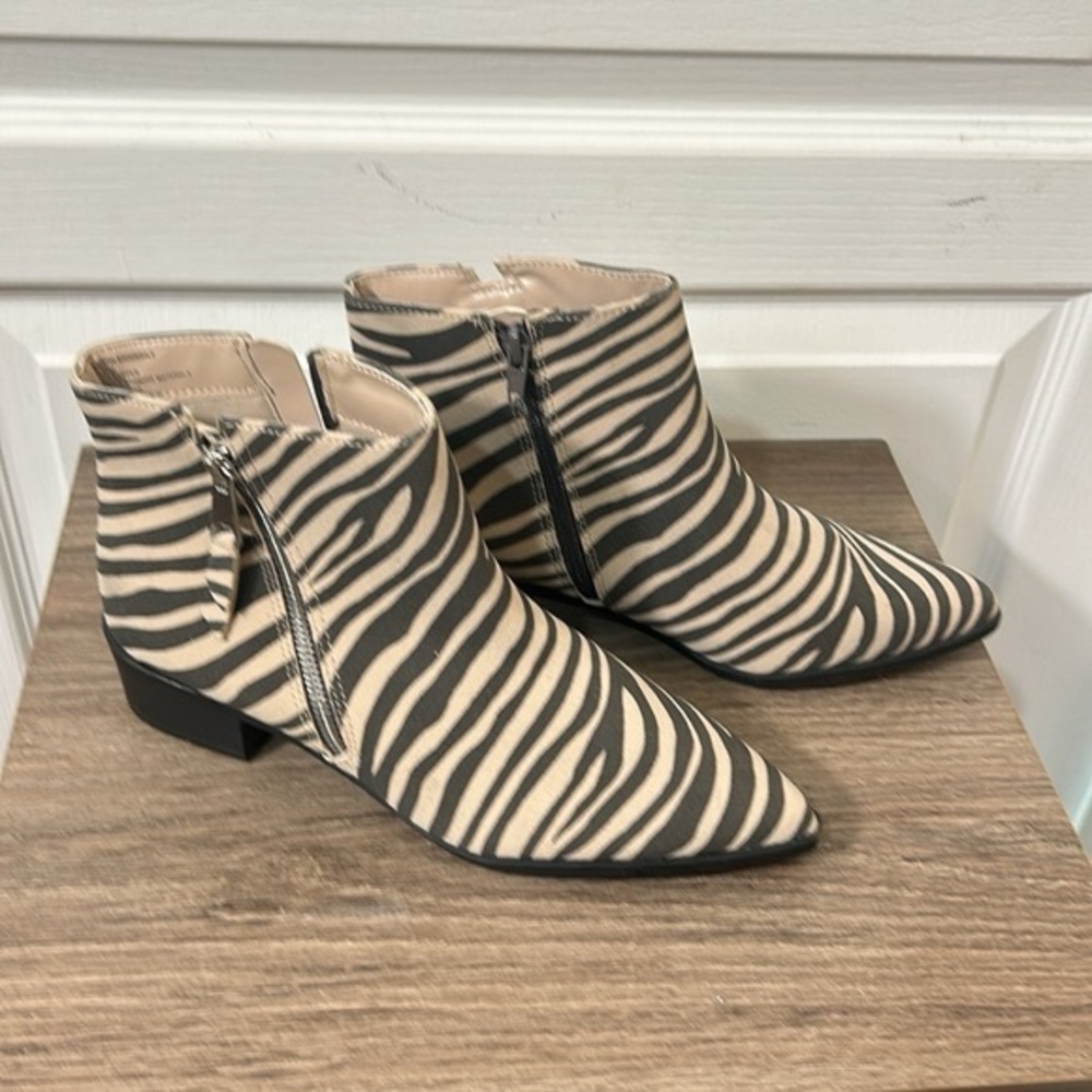 WORTHINGTON MEMORY FOAMWOMEN BROOK DALE HEELS ZEBRA BOOTIES SIZE 75M